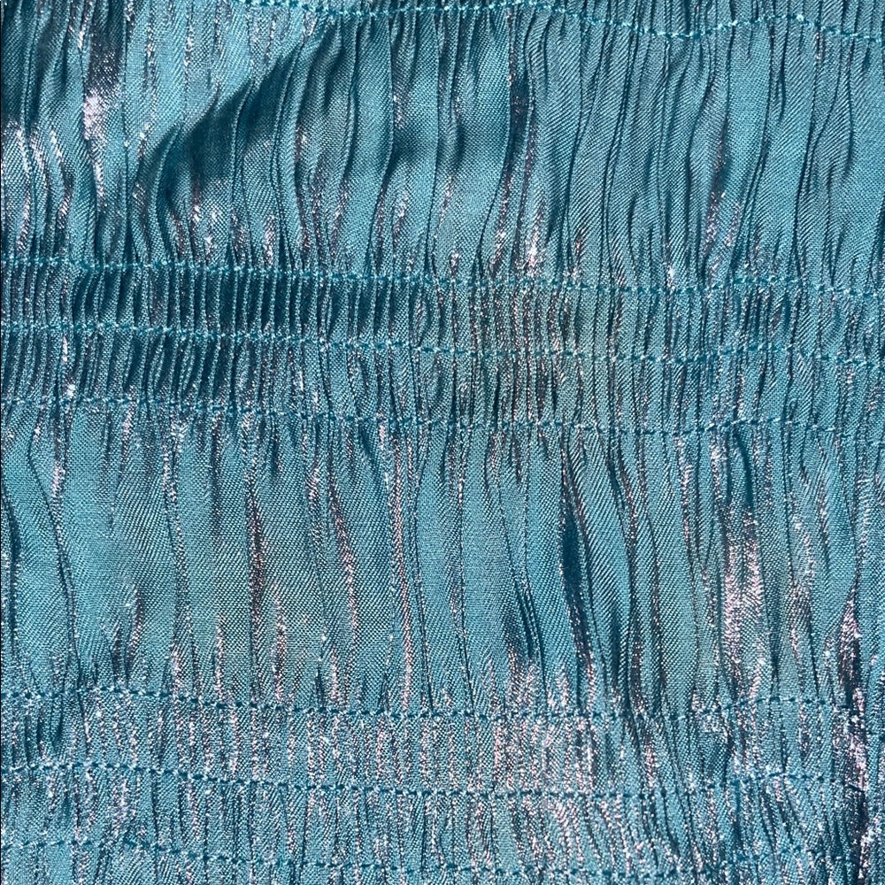 Umgee iridescent smocked ruffle tank - Picture 2 of 2